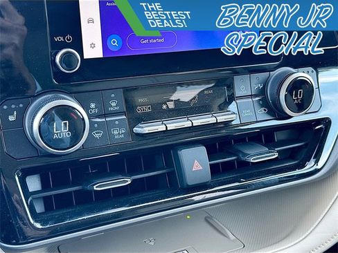 Used 2023 Toyota Highlander XLE image 15