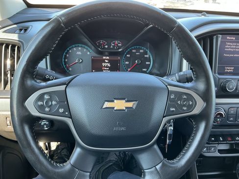 Used 2022 Chevrolet Colorado Z71 AWD/4WD image 17