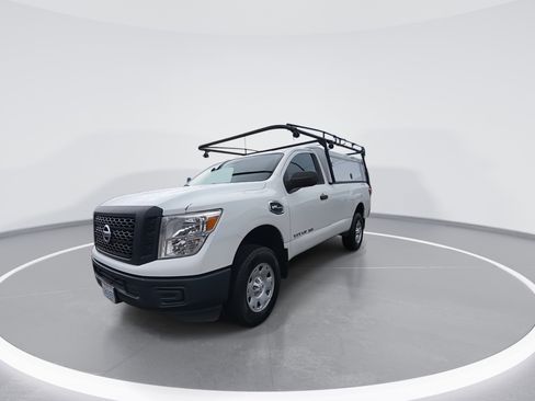 Used 2017 Nissan Titan S image 4