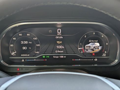 Used 2023 GMC Yukon SLT w/ SLT Luxury Package image 26