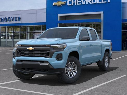 New 2025 Chevrolet Colorado LT w/ LT Convenience Package image 6