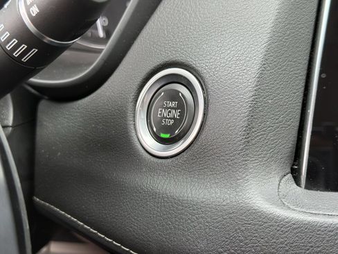 Used 2020 Cadillac XT4 Premium Luxury w/ Technology Package image 30