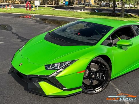 Used 2024 Lamborghini Huracan Tecnica RWD image 9