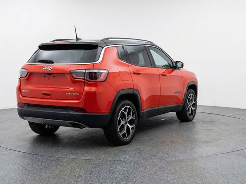 Used 2025 Jeep Compass Limited image 9