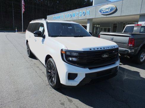 New 2025 Ford Expedition Max Platinum w/ Stealth Appearance Package image 1