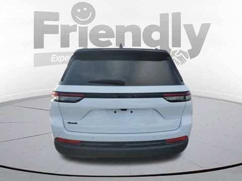 New 2025 Jeep Grand Cherokee Limited image 4