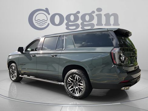 Used 2026 Chevrolet Suburban Z71 AWD/4WD image 3