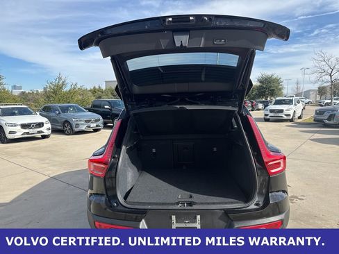 Certified 2025 Volvo XC40 B5 Core image 7