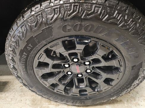 New 2026 GMC Canyon Elevation w/ Convenience Package image 4