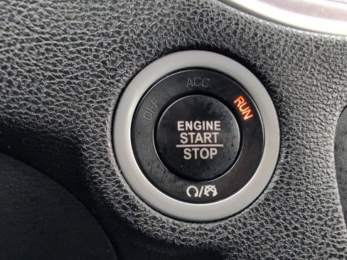 Used 2019 Dodge Charger SXT image 29