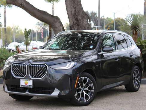 Used 2025 BMW X3 xDrive30i w/ Premium Package image 1