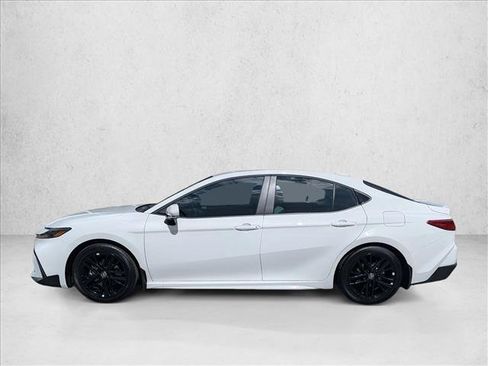 Used 2026 Toyota Camry SE FWD image 9