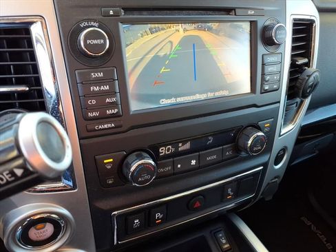 Used 2018 Nissan Titan SV w/ SV Convenience Package image 37