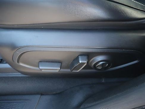 Used 2022 Jeep Grand Cherokee Limited 4xe image 12