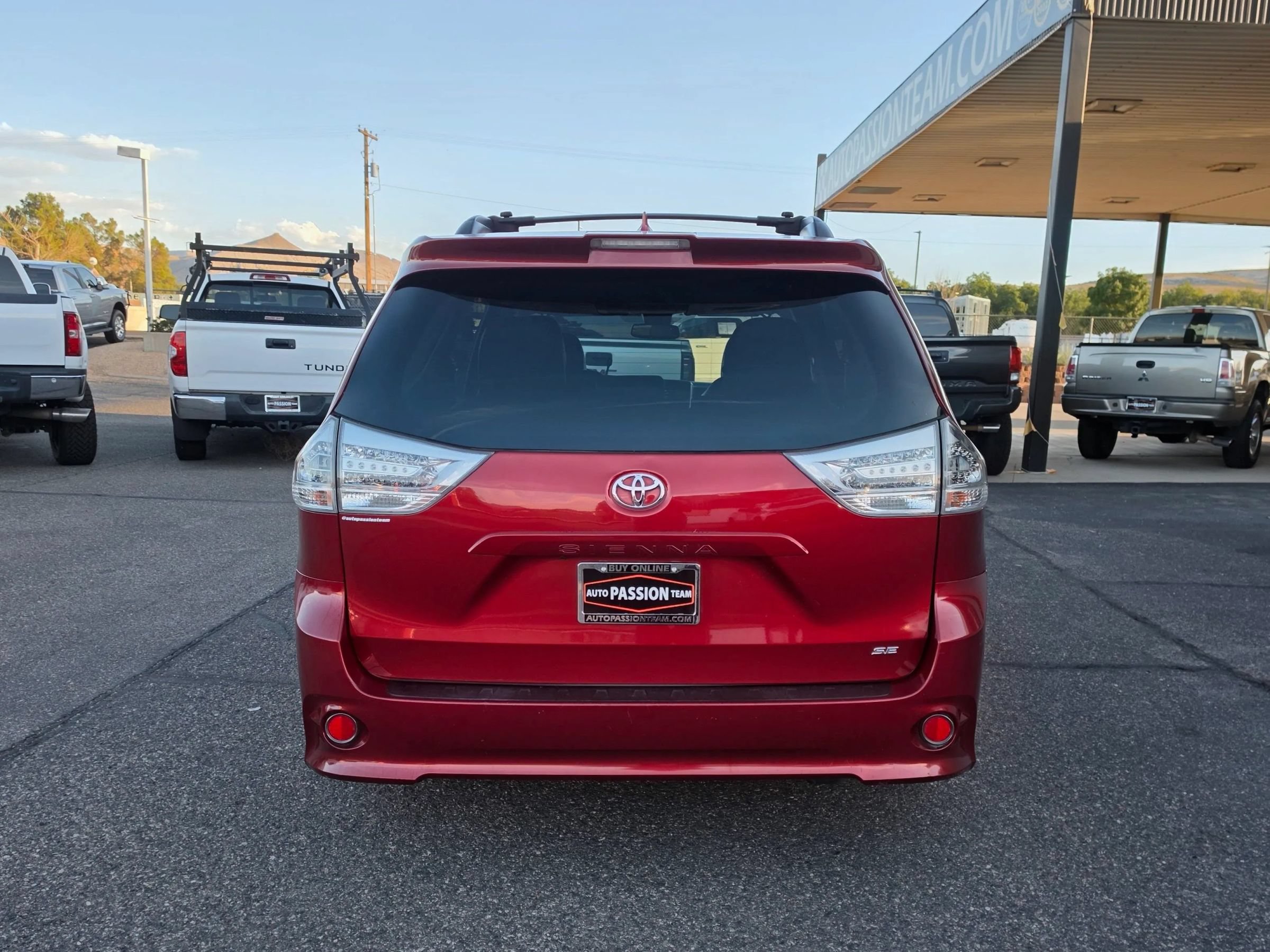Used 2018 Toyota Sienna SE FWD image 4