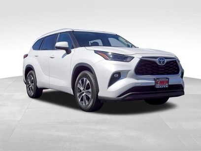 Used 2023 Toyota Highlander XLE