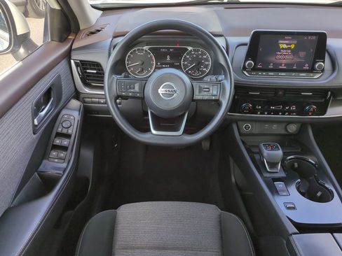 Used 2021 Nissan Rogue SV image 16