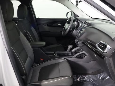 Used 2022 Chevrolet TrailBlazer LT FWD image 18