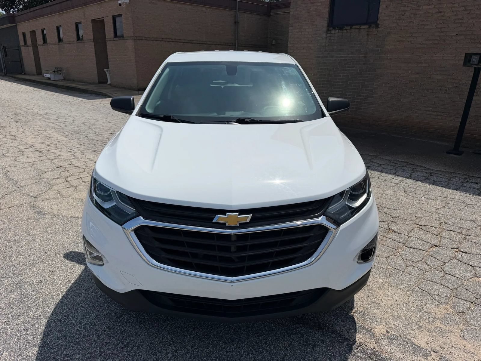 Used 2018 Chevrolet Equinox LS FWD image 3