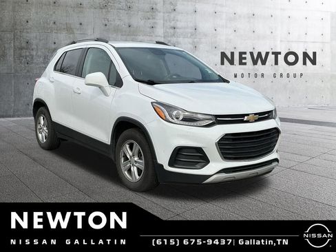 Used 2018 Chevrolet Trax LT FWD image 1