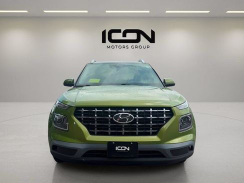 Used 2023 Hyundai Venue SEL FWD image 8