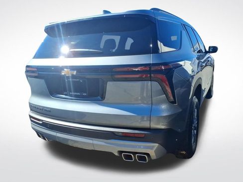 Used 2025 Chevrolet Traverse LT AWD/4WD image 6