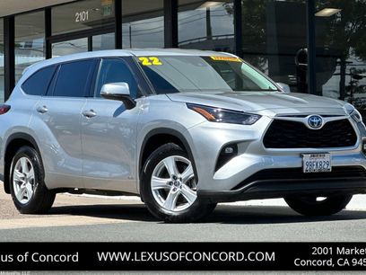 Used 2022 Toyota Highlander LE