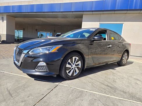 Used 2020 Nissan Altima 2.5 S image 2
