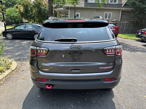 Used 2019 Jeep Compass Trailhawk AWD/4WD image 9
