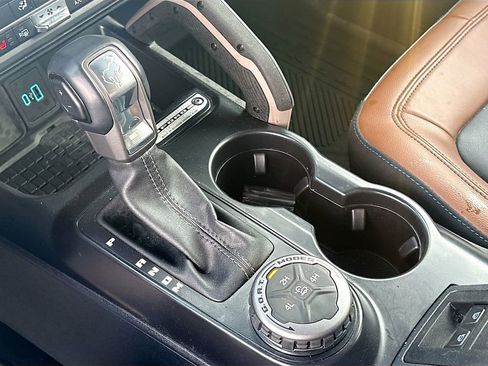 Used 2024 Ford Bronco Outer Banks image 16