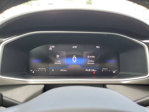 Certified 2025 Volkswagen Taos SE FWD image 21