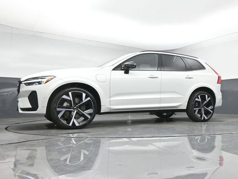 New 2026 Volvo XC60 T8 Ultra w/ Protection Package Premier AWD/4WD image 40