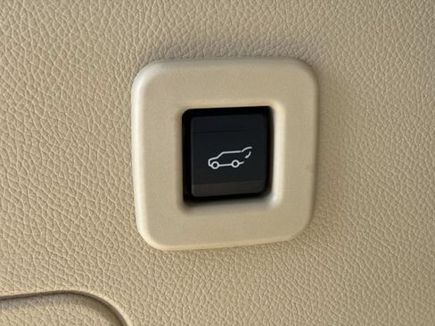 Used 2014 Ford Expedition XLT w/ Equipment Group 202A RWD image 15