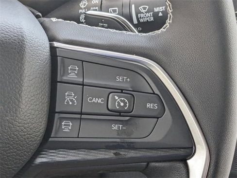 New 2025 Jeep Grand Cherokee Altitude image 27