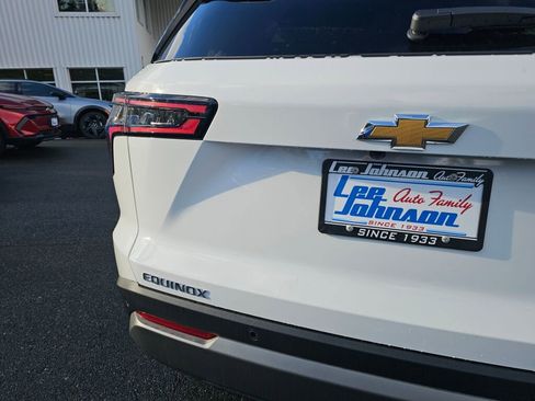 New 2026 Chevrolet Equinox LT w/ LPO, Floor Liner Package FWD image 24