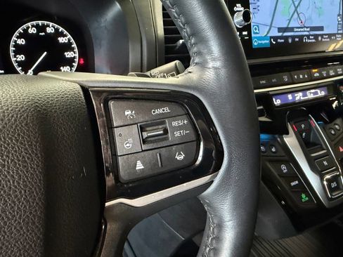 Used 2025 Honda Odyssey Elite image 16