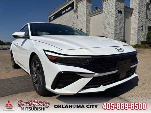 Used 2024 Hyundai Elantra Limited FWD image 1