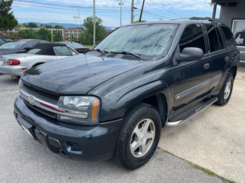 Used 2004 Chevrolet TrailBlazer LS w/ LS Preferred Equipment Group AWD/4WD image 3