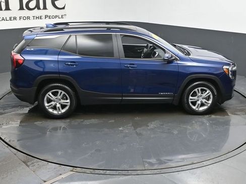 Used 2023 GMC Terrain SLE w/ Driver Convenience Package image 38