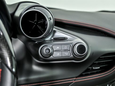 Used 2022 Ferrari F8 Tributo RWD image 35