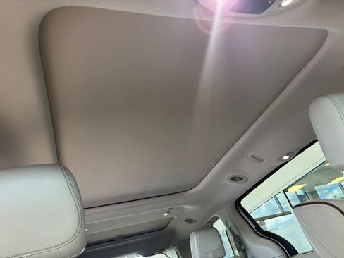 Used 2017 Chrysler Pacifica Limited FWD image 29