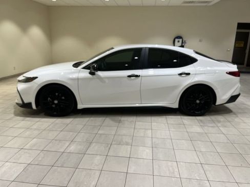 Used 2026 Toyota Camry Hybrid w/ Multimedia Upgrade Package FWD image 2
