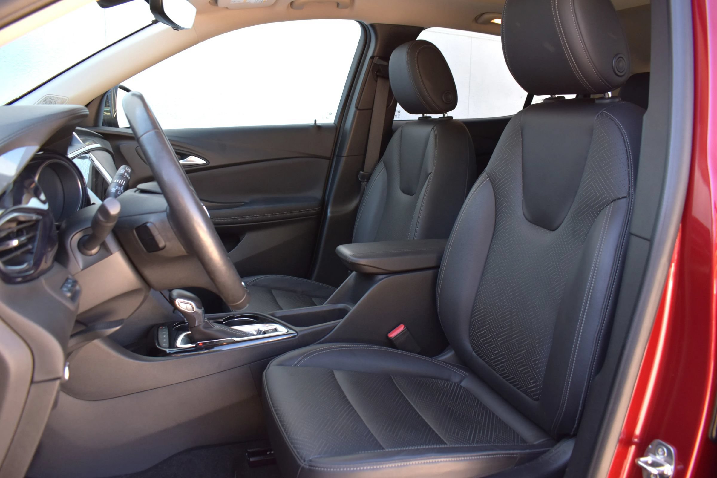 Used 2020 Buick Encore GX Essence w/ Experience Buick Package AWD/4WD image 46