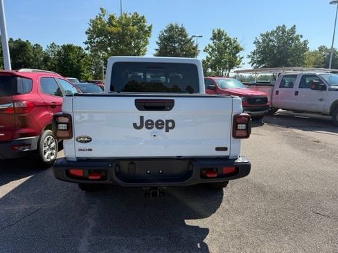 Used 2023 Jeep Gladiator Rubicon AWD/4WD image 5