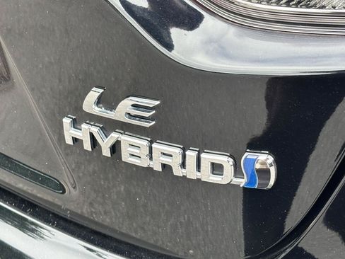 Used 2024 Toyota Corolla LE w/ LE Convenience Package FWD image 10