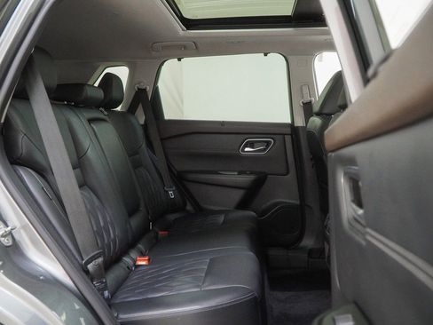 Used 2022 Nissan Rogue Platinum w/ Head-Up Display Package image 41