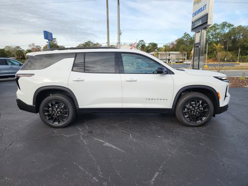 New 2026 Chevrolet Traverse LT w/ Midnight/Sport Edition image 3