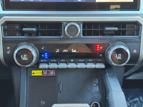 Used 2024 Toyota Tacoma TRD Off-Road w/ TRD Off Road Premium Package AWD/4WD image 29