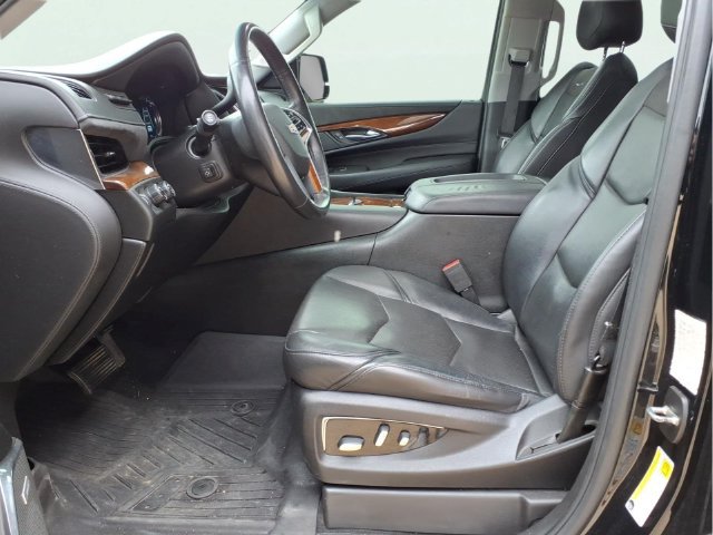 Used 2018 Cadillac Escalade Premium Luxury AWD/4WD image 19