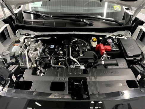 Used 2025 Nissan Kicks SR w/ SR Premium Package image 28